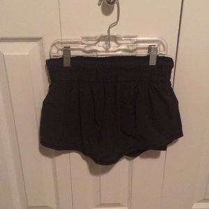 lululemon athletica Shorts - Lululemon black flower shorts sz 4 59511 lululemon athletica Shorts - Lululemon black flower shorts sz 4 59511